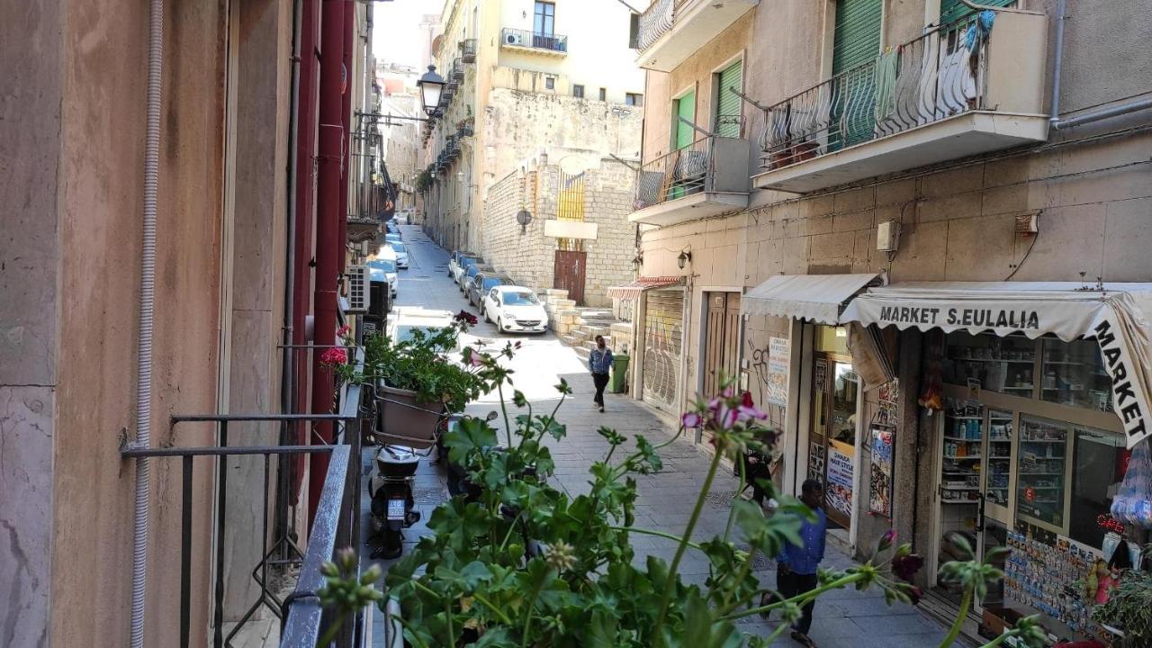 Yaki Domo Bed & Breakfast Cagliari Bagian luar foto
